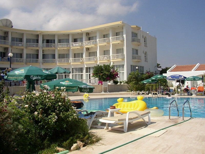 Sempati Hotel ลาปิโทส ภายนอก รูปภาพ