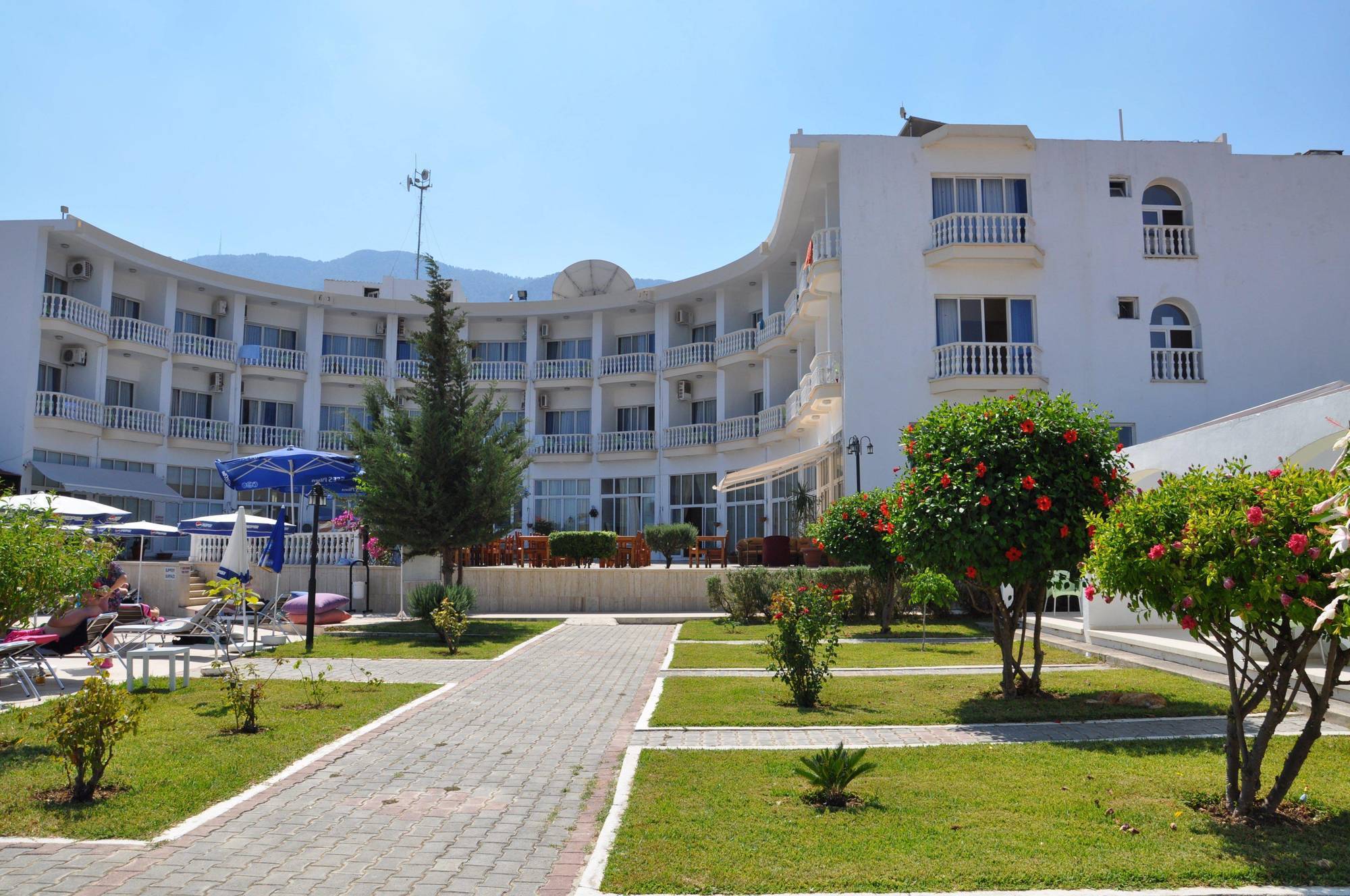 Sempati Hotel ลาปิโทส ภายนอก รูปภาพ